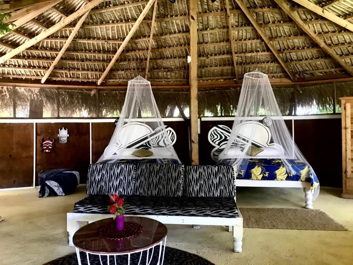 Moringa Ingadi Village Treasure Beach Esterno foto